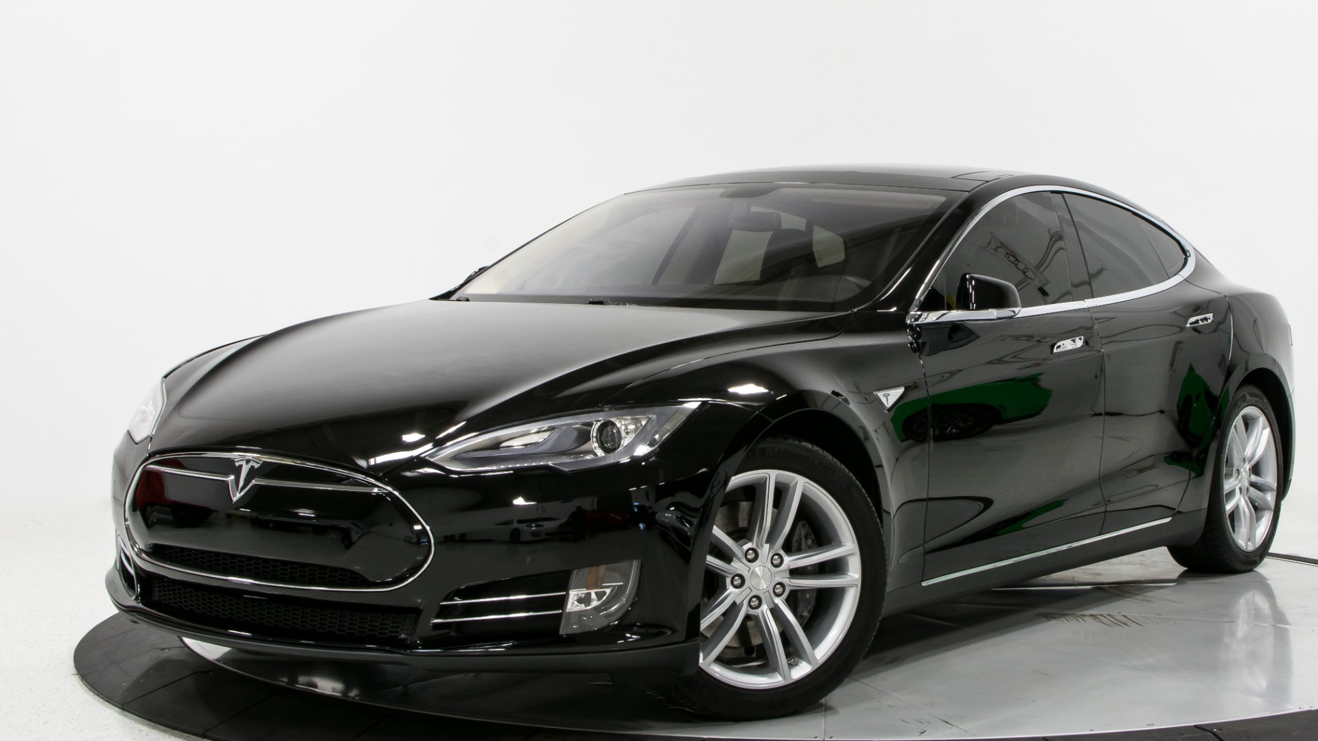 Used 2014 tesla store model s