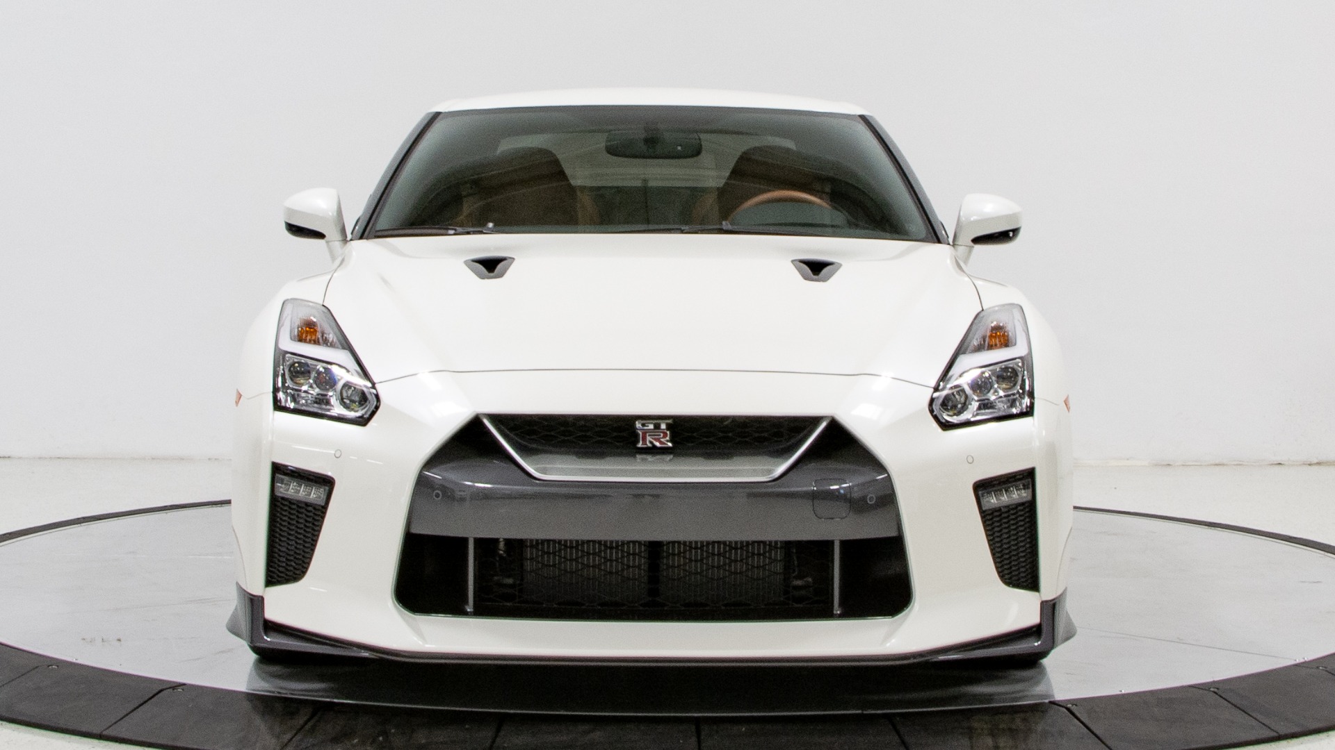 321 Nissan Gt R Nismo Stock Photos, High-Res Pictures, and Images