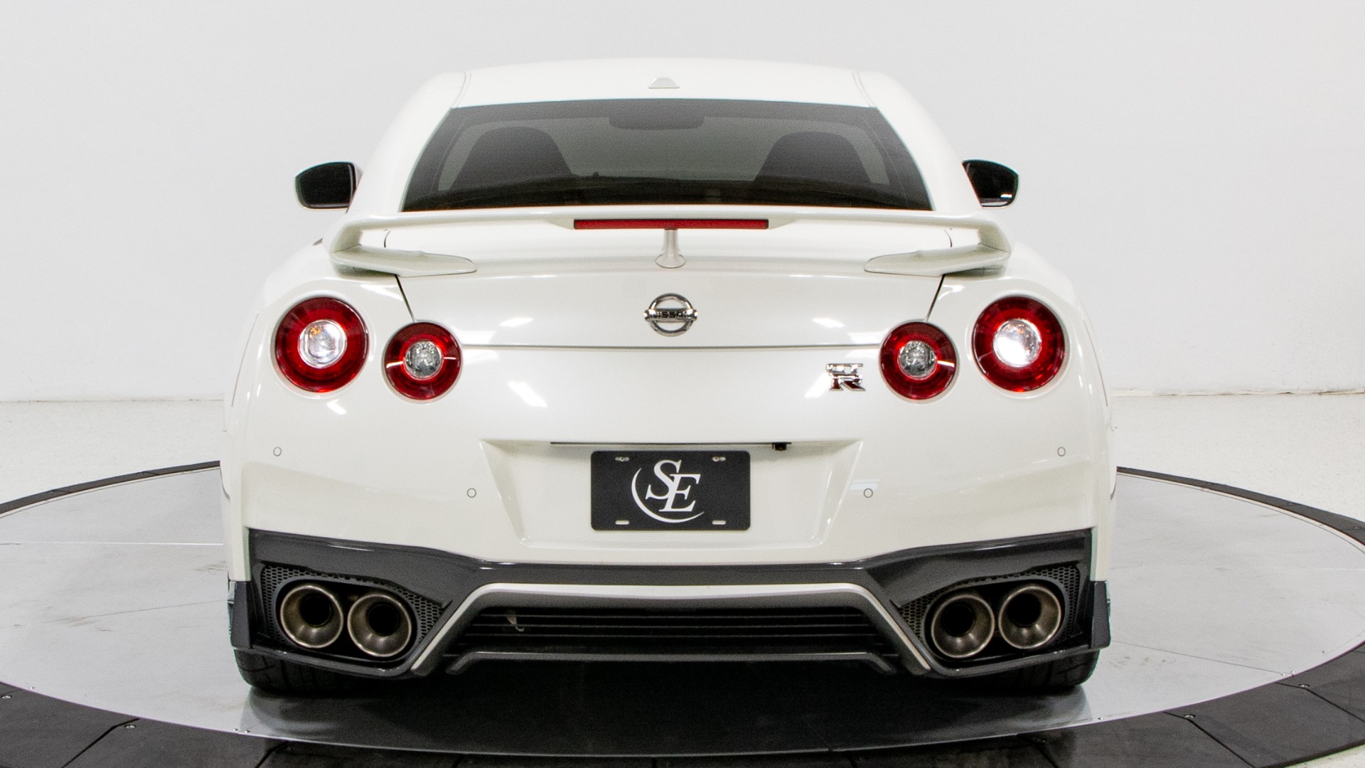 321 Nissan Gt R Nismo Stock Photos, High-Res Pictures, and Images